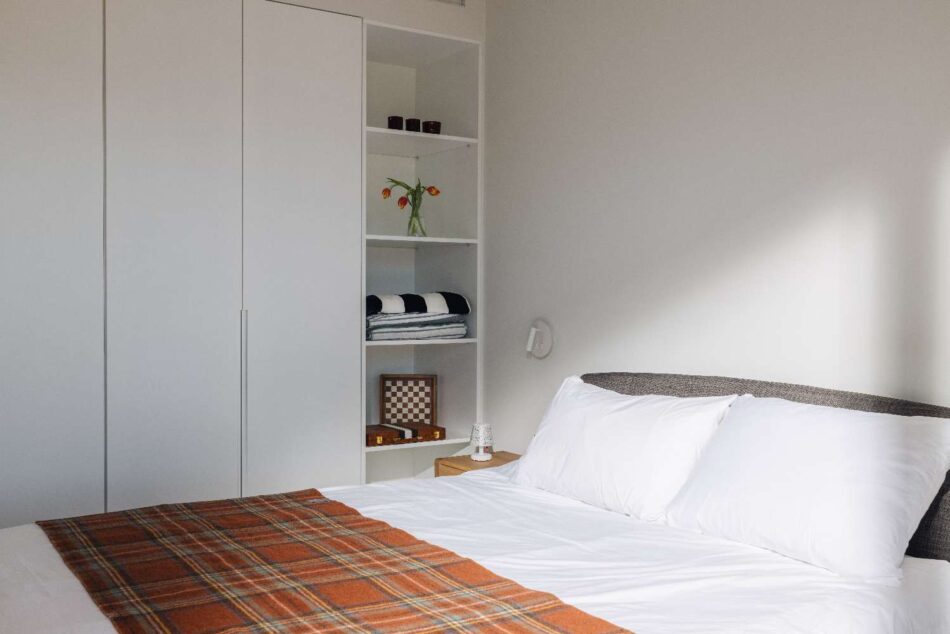 Guest Bedroom 2 (3)