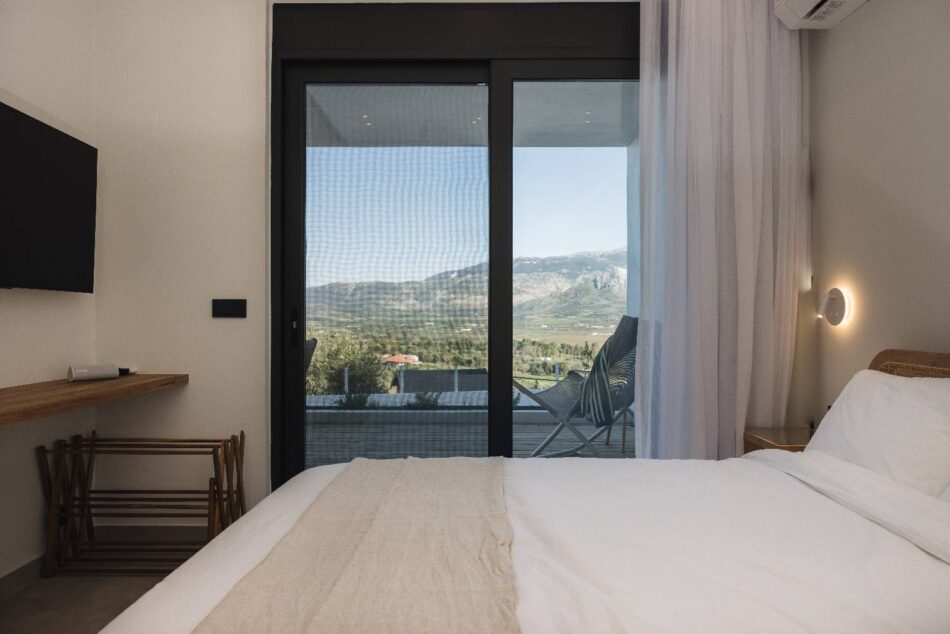 Guest Bedroom 4 (1)